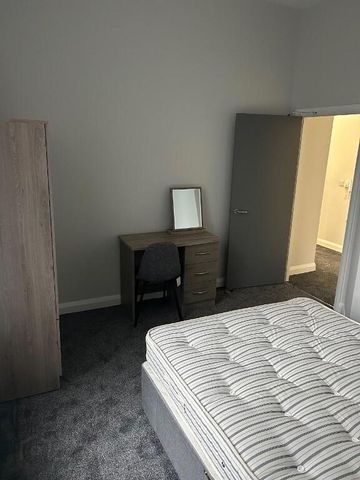 Apartment 3, 7 Elmwood Avenue, Lisburn Road, Belfast, BT9 6AZ - Photo 4