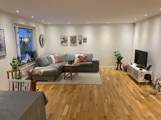 Nyrenoverat radhus för 3-4 personer i Stockholms kommun - Photo 1