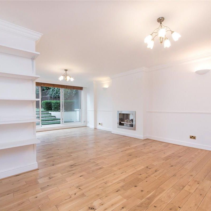 3 bedroom flat in Hampstead - Photo 1