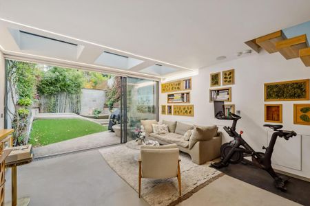 5 bedroom semi-detached house to rent - Photo 5