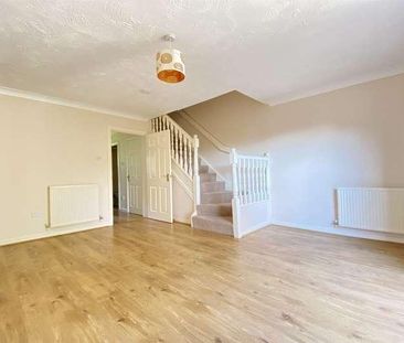 Rosebanks, Nr Town Centre, RG21 - Photo 2