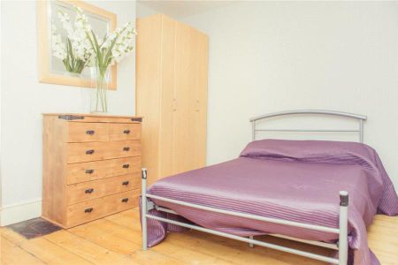 5 bedroom semi-detached house to rent - Photo 5