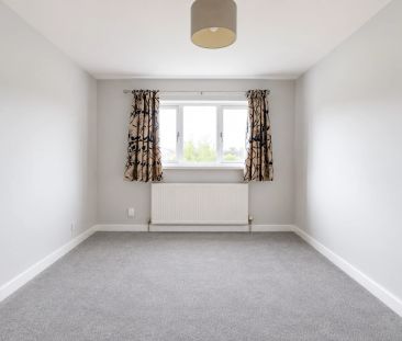 Debenham Crescent, STOKE-ON-TRENT - Photo 4