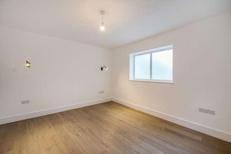 Blacksfords Path, Roehampton, SW15 - Photo 3