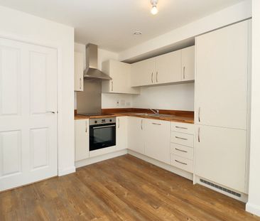 2 bedroom terraced property to rent - Photo 3