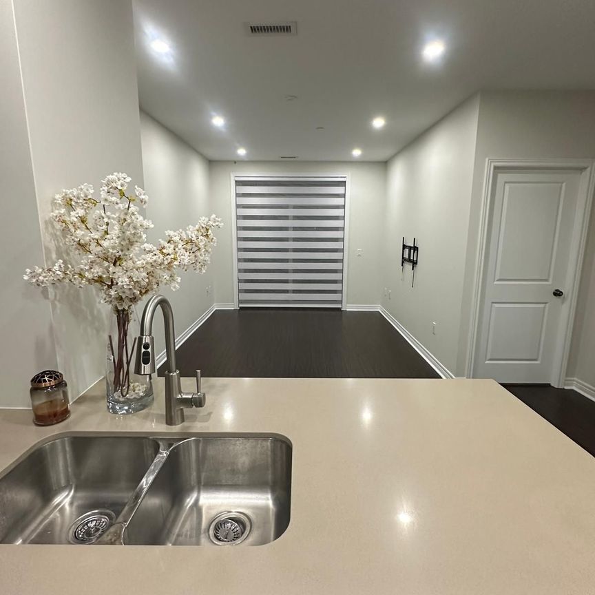 For Lease - 7325 Markham Road Unit# 112, Markham, Ontario - Photo 1