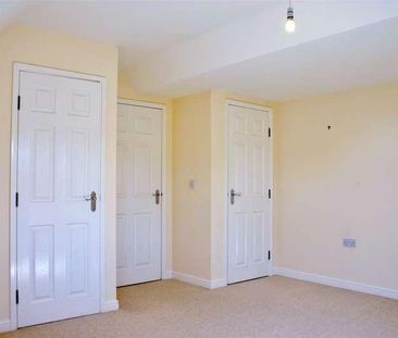 Augustine Court, Spire View, SP2 - Photo 1