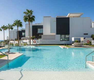 Guadalobon, Estepona West, Estepona, Andalusia 29693 - Photo 3