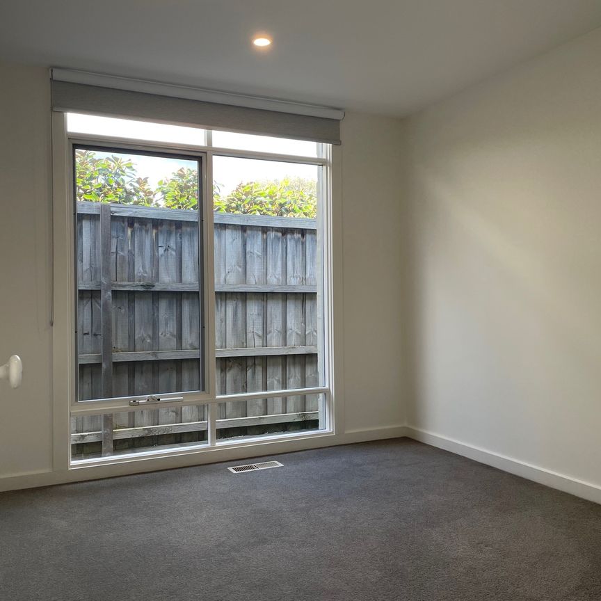1/59 Fourth St, Beaumaris VIC 3193 - Townhouse For Rent | Domain - Photo 1