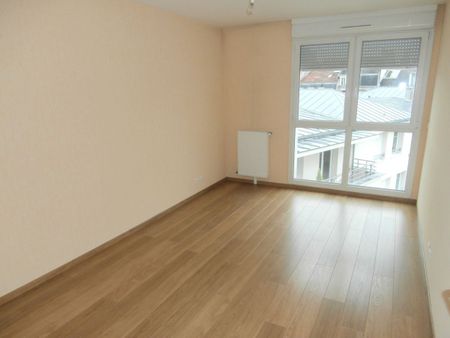 Location appartement T5 109.60m² à Reims (51100) Loyer CC * : 1134.28 € Réf : ER.21766 - Photo 3