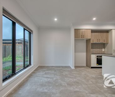 BRAND NEW TOWNHOUSE - Photo 6