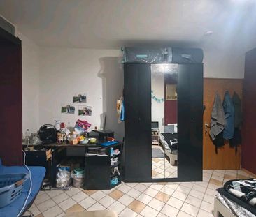 räumiges WG Zimmer mit zwei mitbewonerinen - Foto 1