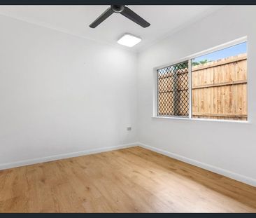 Spacious Family Home in Kanimbla Heights - Photo 3