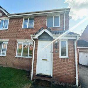 3 bedroom semi-detached house to rent - Photo 3