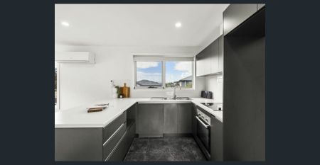 Modern, Sunny and Well Positioned Unit in Cambridge - Photo 3