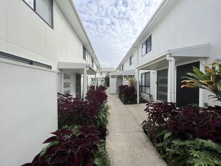 Two-Bedroom Townhouse in Maroochydore! - Photo 2