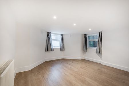 3 Bed Flat, Christchurch Road, SW2 - Photo 5