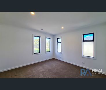 5/21 McGuigan Drive, Cranbourne West, Vic 3977 - Photo 5