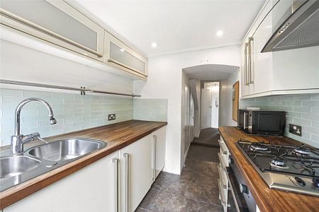 1 bedroom in Camden - Photo 3