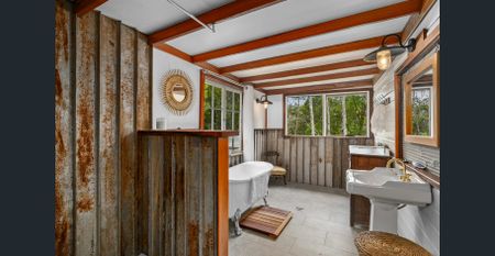 Riverbend – Three Bedroom Off Grid Home - Photo 4