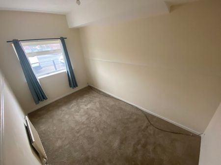 2 bed Apartment - To Let - Photo 3