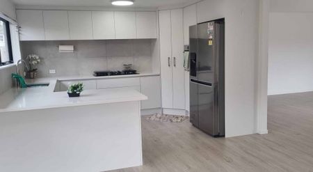 4Bed near new flat - Photo 4
