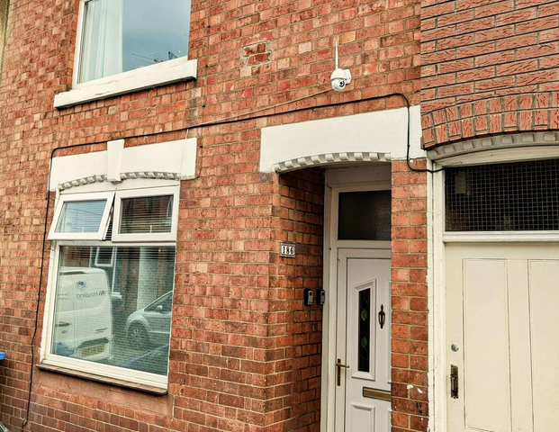 Modern Central Kettering HMO – Spacious Rooms & All Bills Included! Room 3 - Photo 1