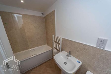 St Annes Road West, Lytham St Annes, Lancashire, FY8 - Photo 4