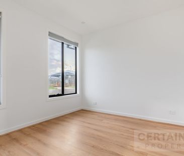 Brand New Living in a Prime Tarneit Location - Photo 6