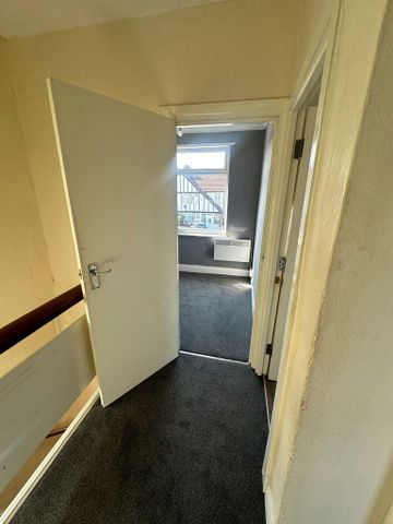 2 bedroom maisonette to rent - Photo 4