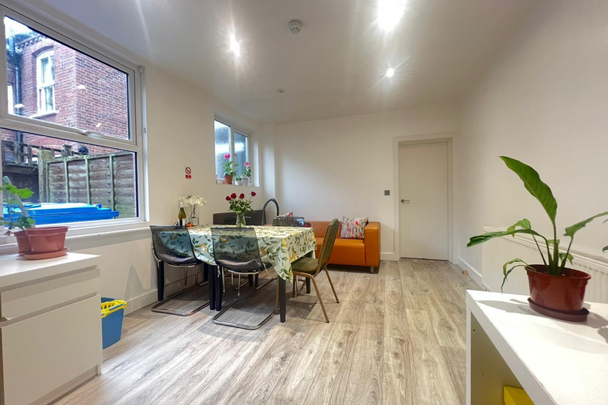 Earlham Road - Photo 1