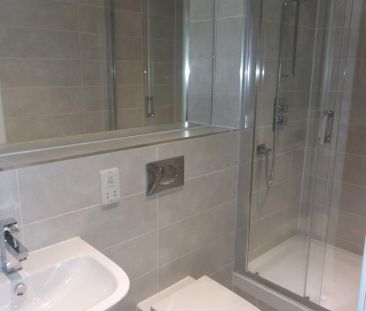 2 bedroom penthouse to rent - Photo 2