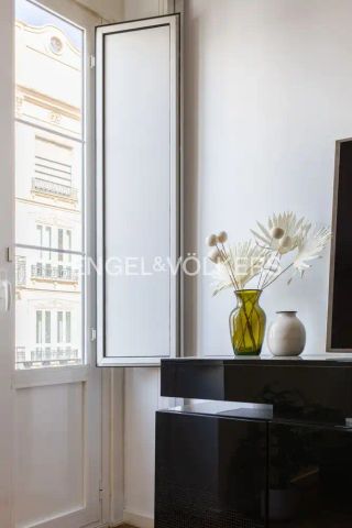 Piso de alquiler en Carrer de Ciril Amorós, El Pla del Remei - Photo 3