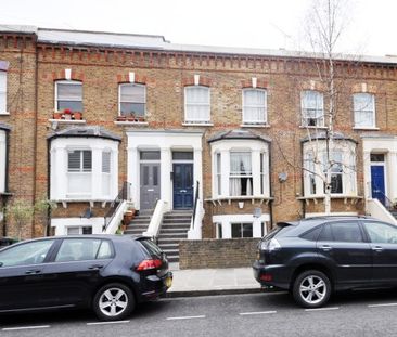 Two Bedroom Flat to rent in London - Photo 6