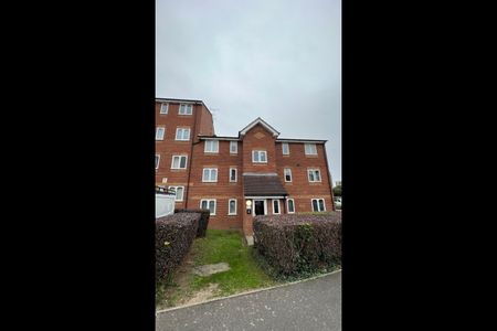 1 Bed Flat, Armoury Road, SE8 - Photo 2