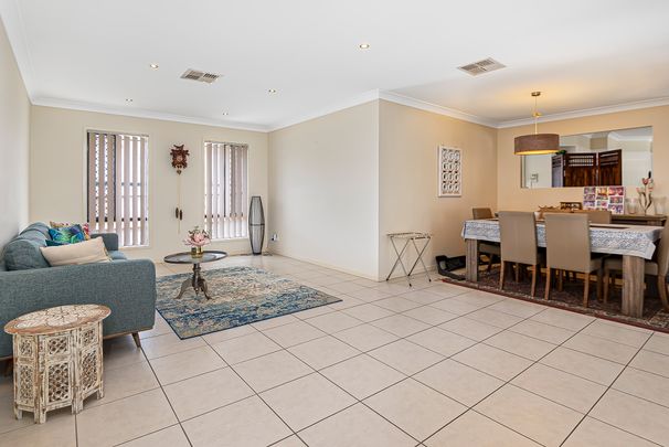 3 Treeline Circuit, Upper Coomera QLD 4209 - House For Rent - $720 | Domain - Photo 1