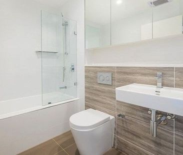 Light-Filled Living in the Heart of Asquith - Photo 4