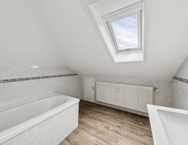 Dachgeschosswohnung in Toplage von Büdingen - Photo 1