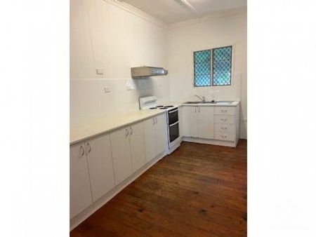 Quaint cottage nestled in Bushland - Photo 5