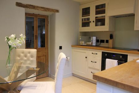 3 bedroom semi-detached house to rent - Photo 4