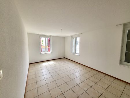 Grand appartement de 3,5 pièces au 1er étage - Photo 3