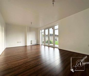 Southfields Green, Gravesend, DA11 - Photo 4