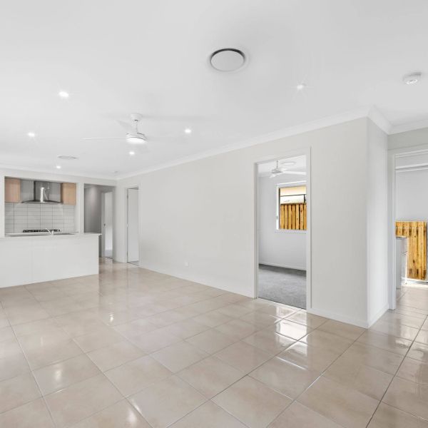 Family Home in Pumicestone Pocket - Photo 1