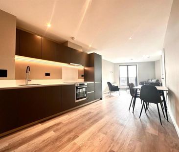 3 Bed Flat, Springwell Gardens, LS12 - Photo 2