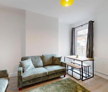 4 bedroom house to rent - Photo 2