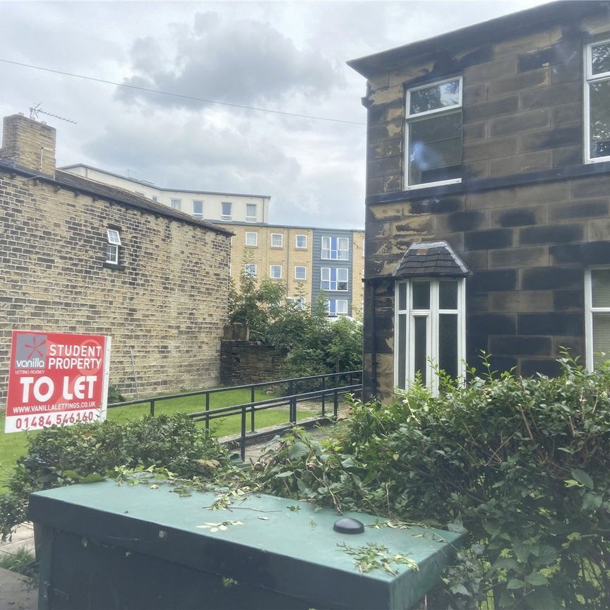 9 Kings Mill Lane, Huddersfield, HD1 - Photo 1