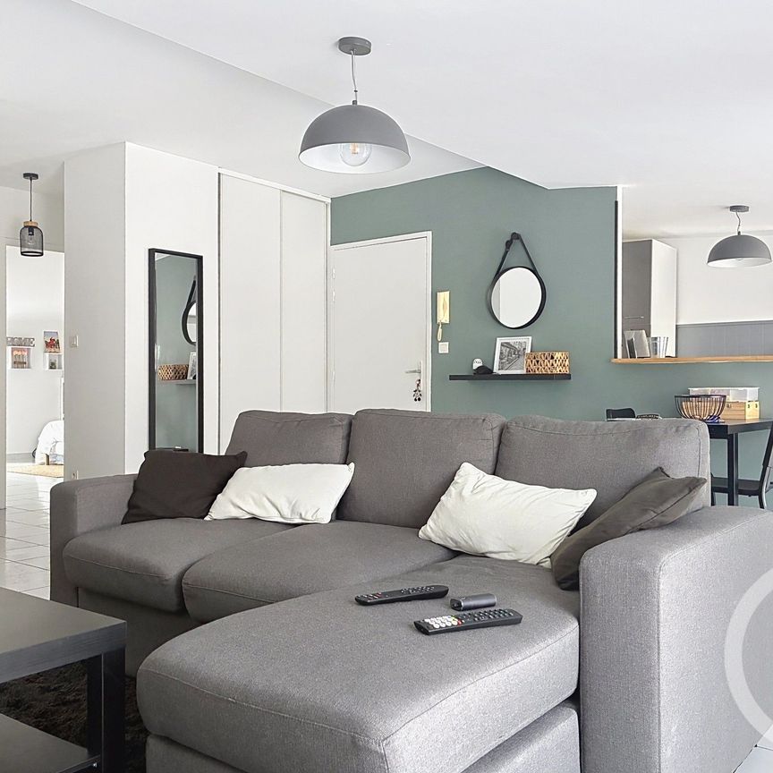 Location Appartement 3 pièces 80m² VILLEVEYRAC 34560 - Photo 1