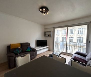 APPARTEMENT MEUBLÉ 2 PIECES 52M² - HYPER CENTRE REIMS - Photo 2