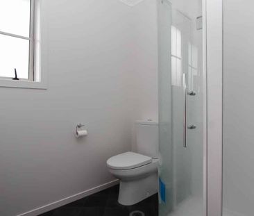 Three bedroom townhouse - Photo 5