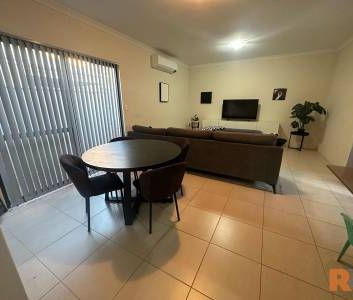 Lovely Three Bedroom Two Bathroom Home! - Photo 2